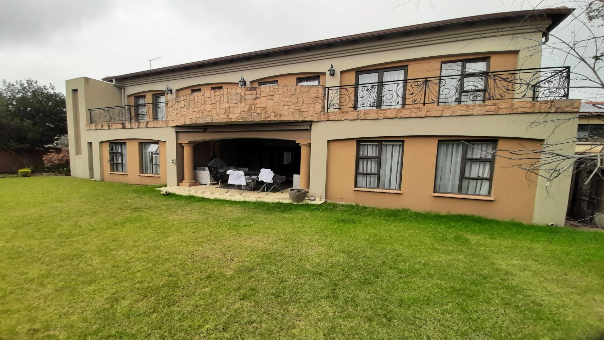 Backyard of property in Sunward park