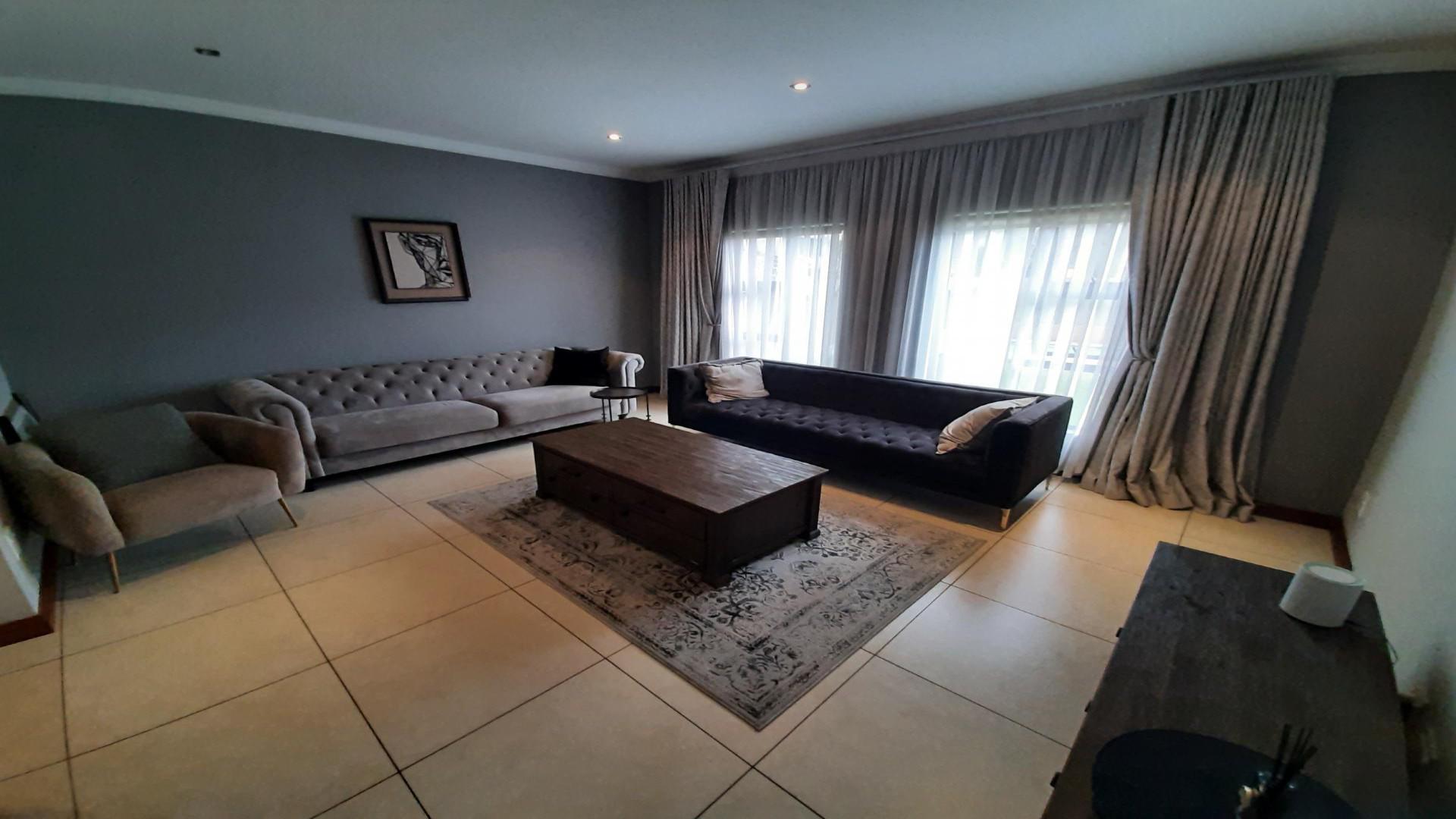 Lounges of property in Sunward park
