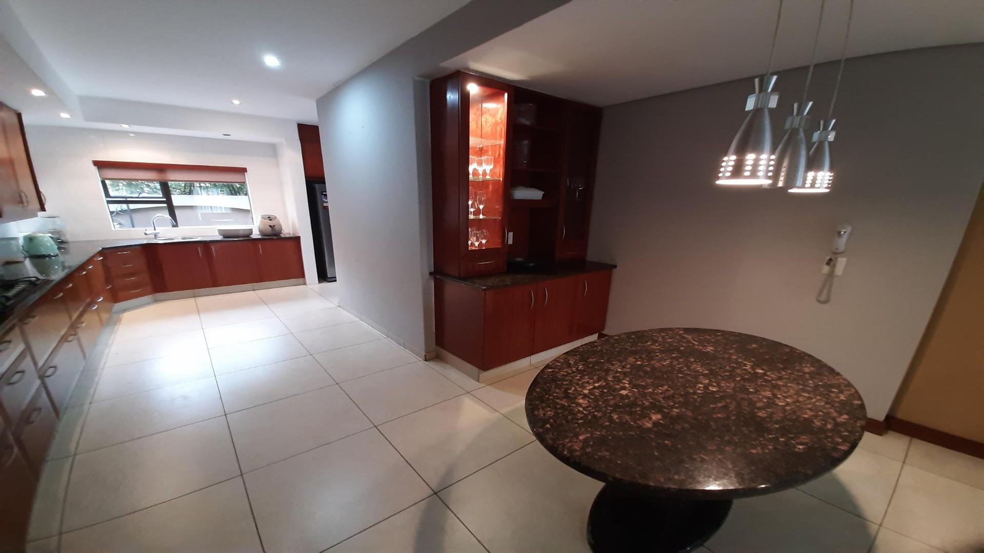 Kitchen of property in Sunward park