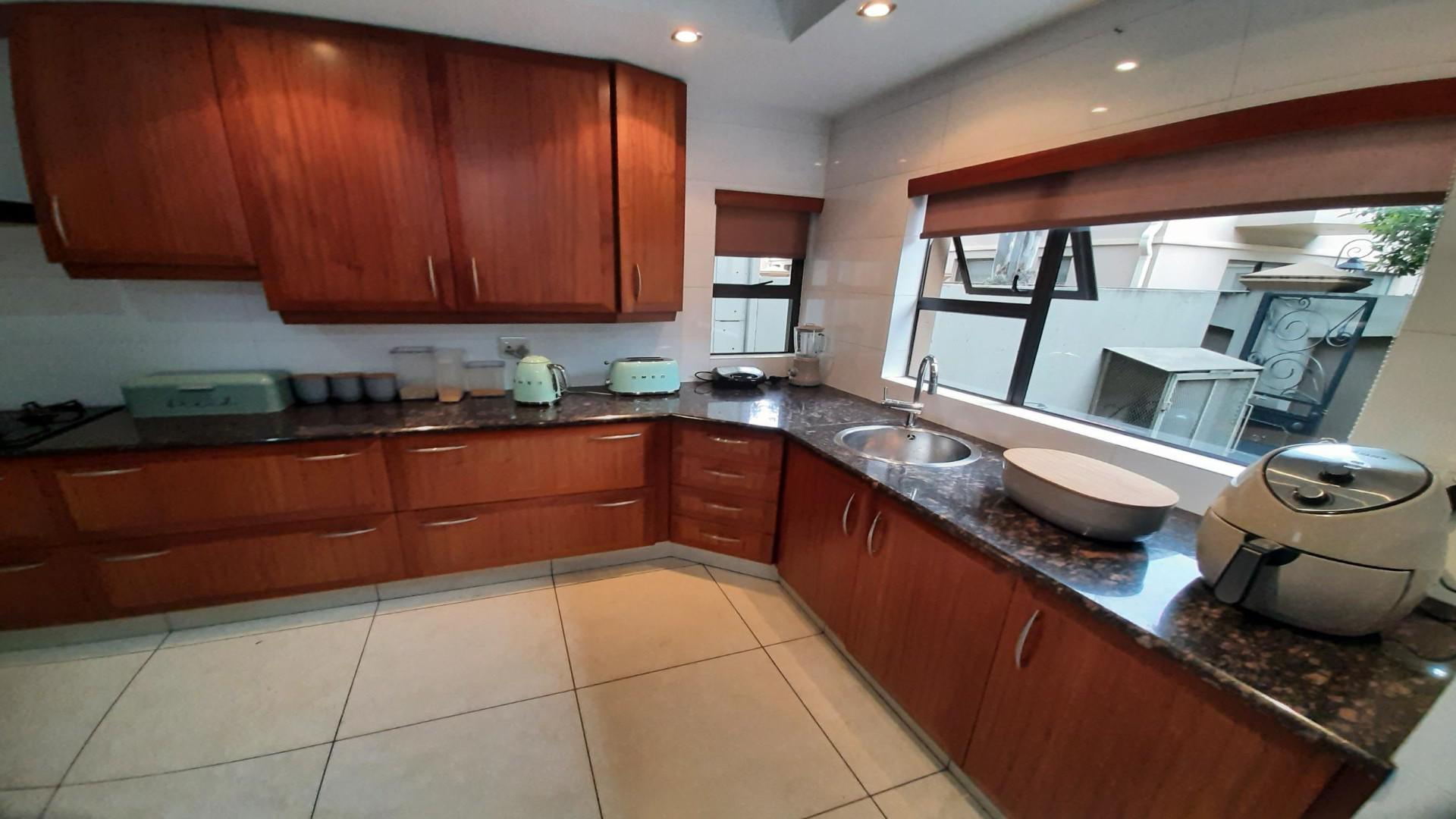 Kitchen of property in Sunward park