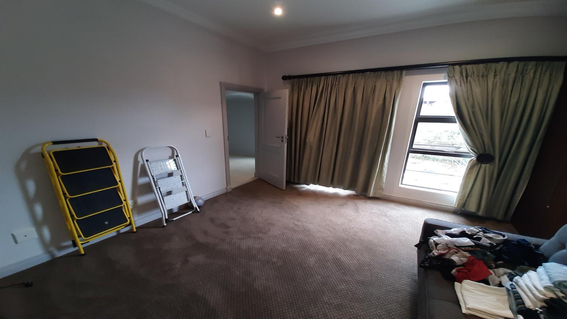 Bed Room 1 of property in Sunward park