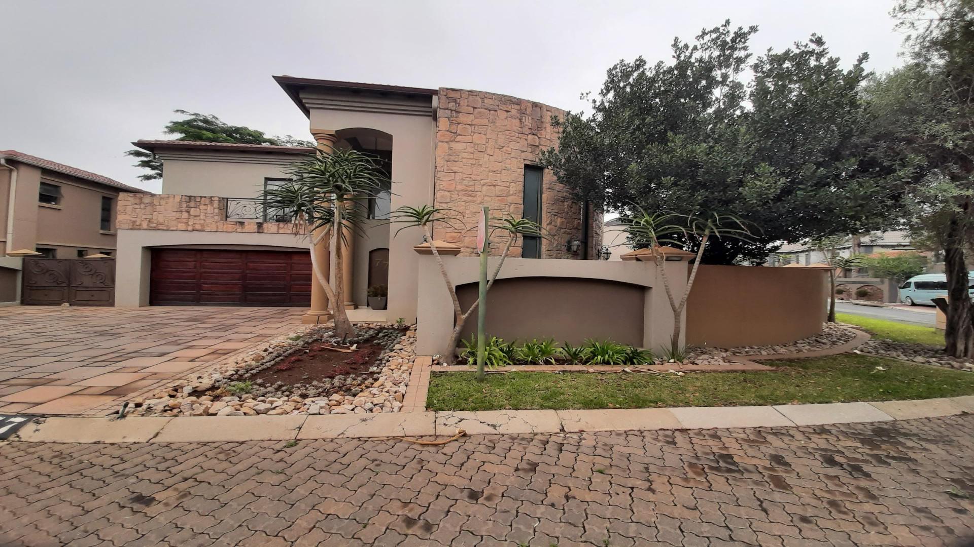 Front View of property in Sunward park