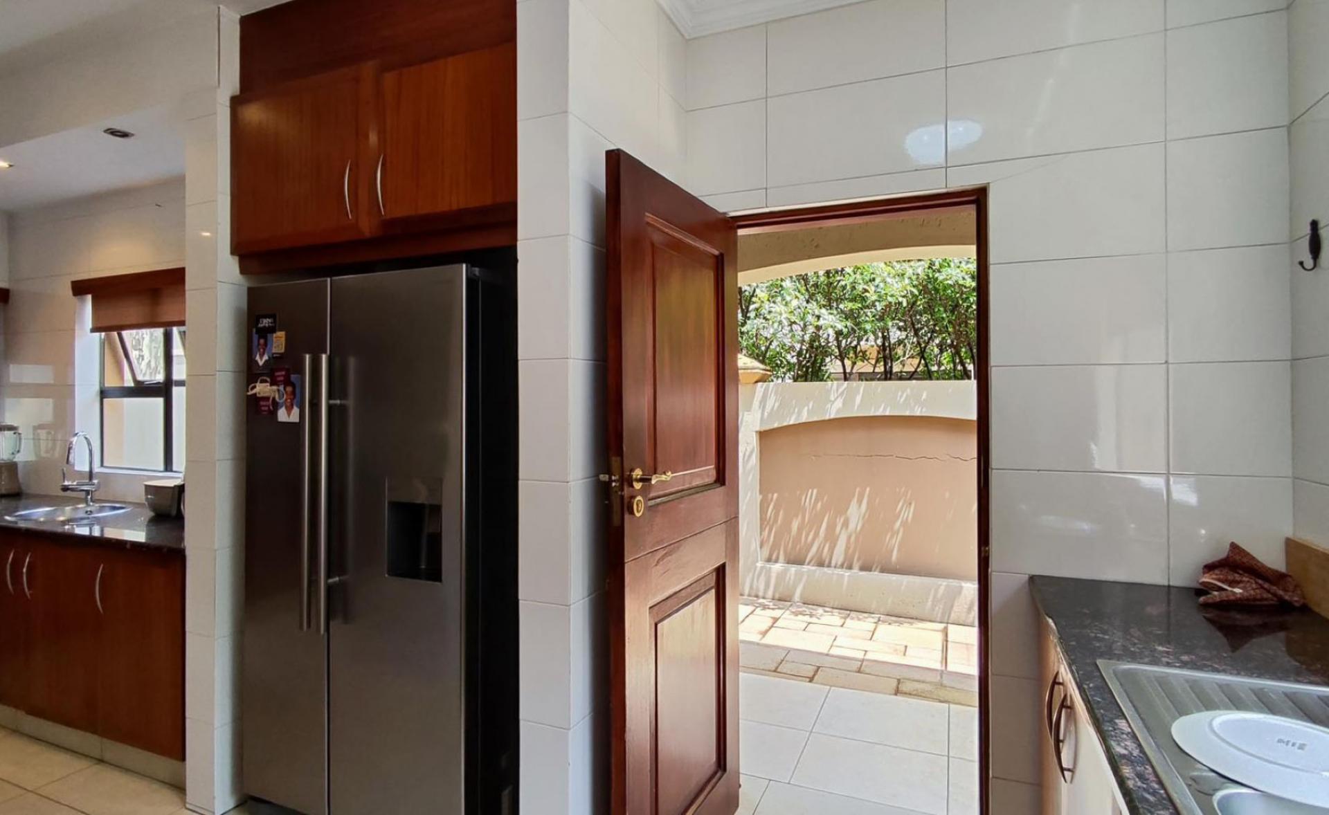 Scullery - 5 square meters of property in Sunward park