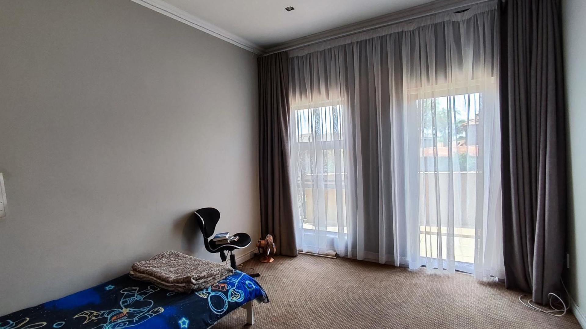 Bed Room 2 - 20 square meters of property in Sunward park