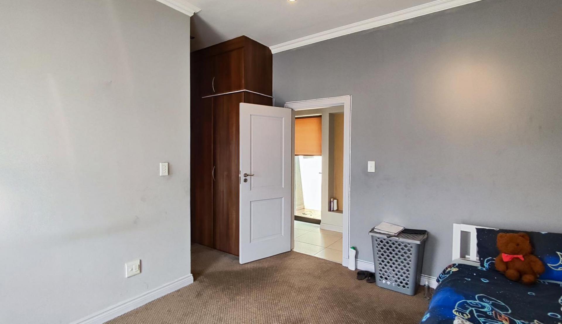 Bed Room 2 - 20 square meters of property in Sunward park