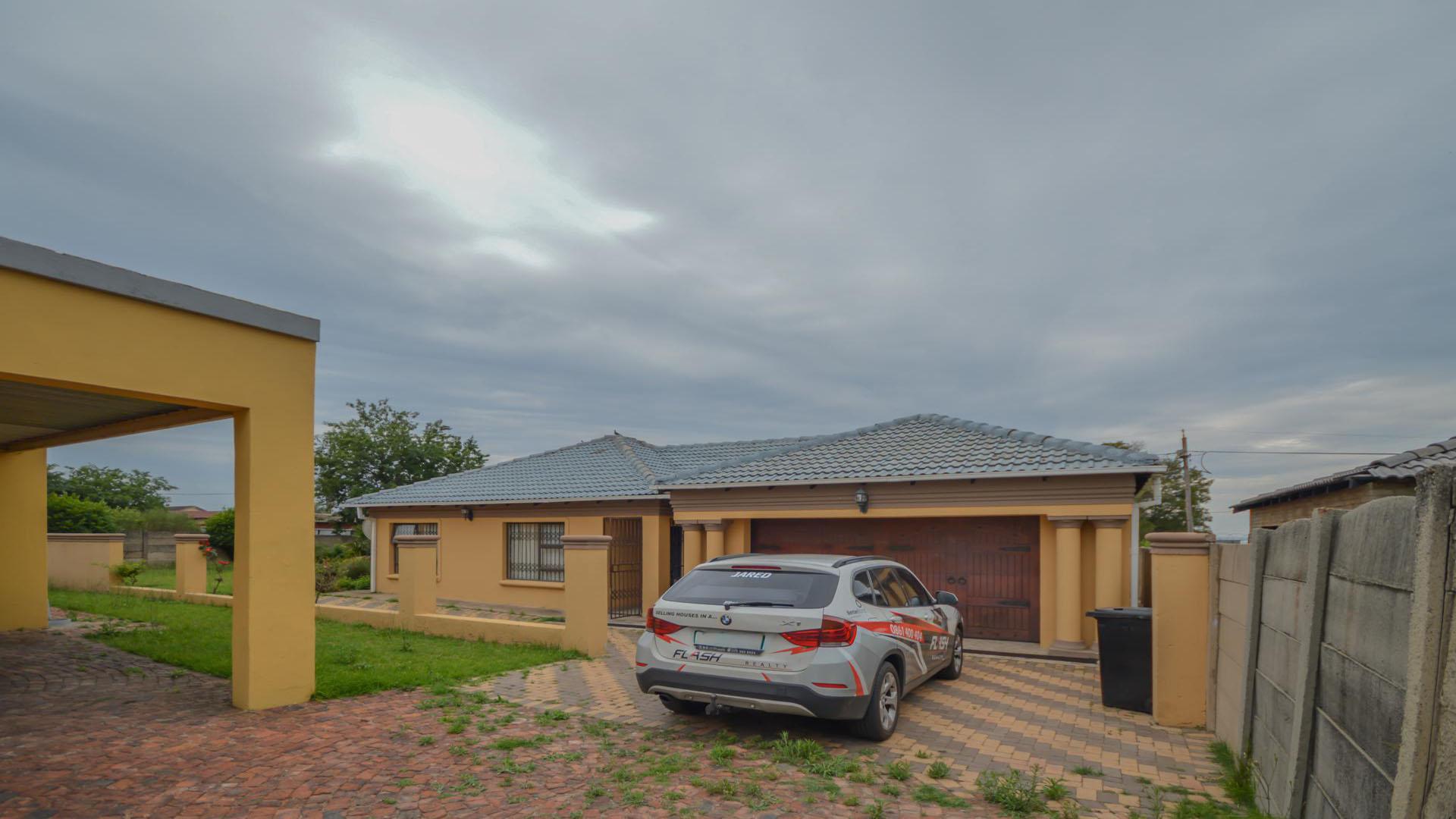 Front View of property in Dunnottar