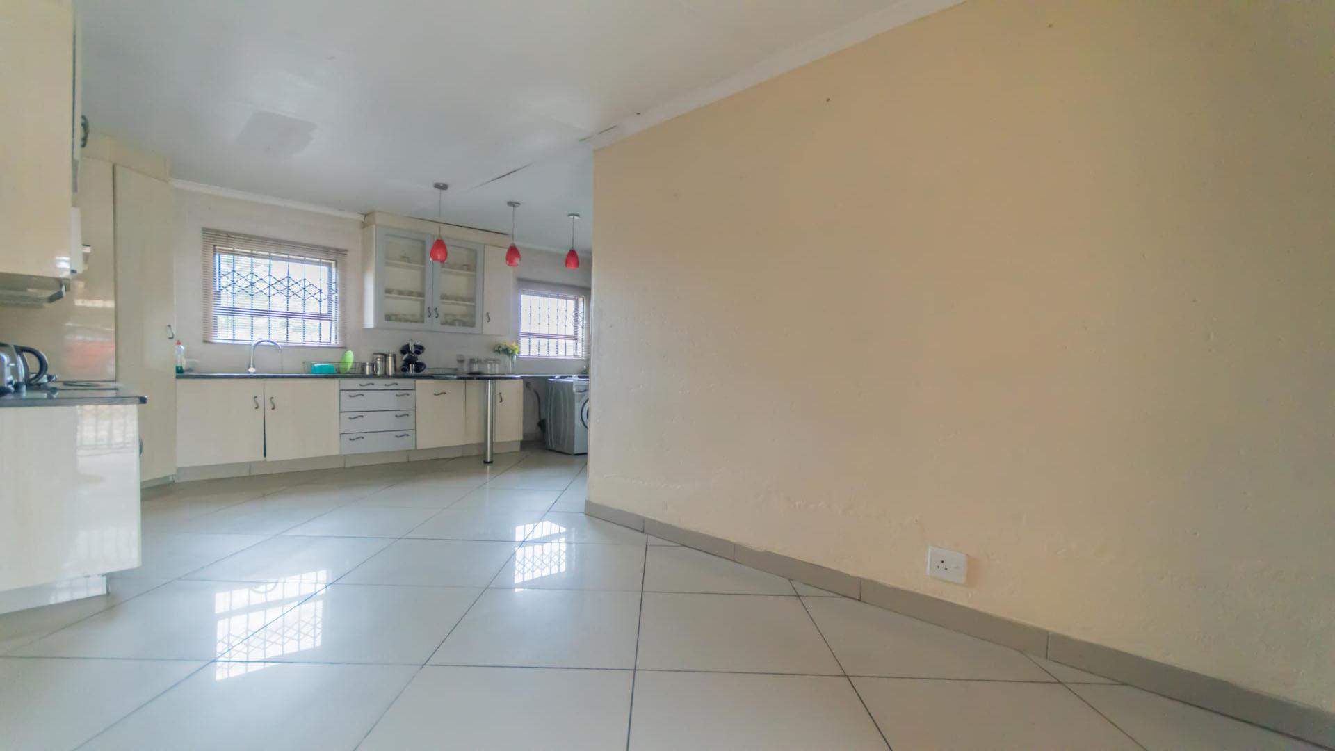Kitchen of property in Dunnottar