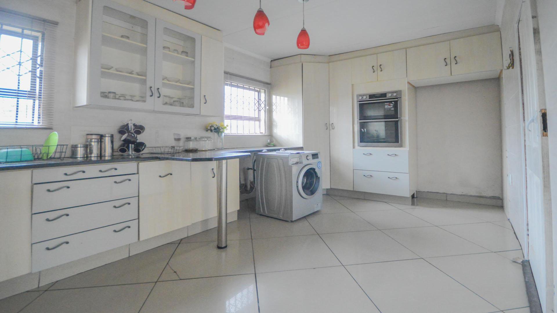 Kitchen of property in Dunnottar