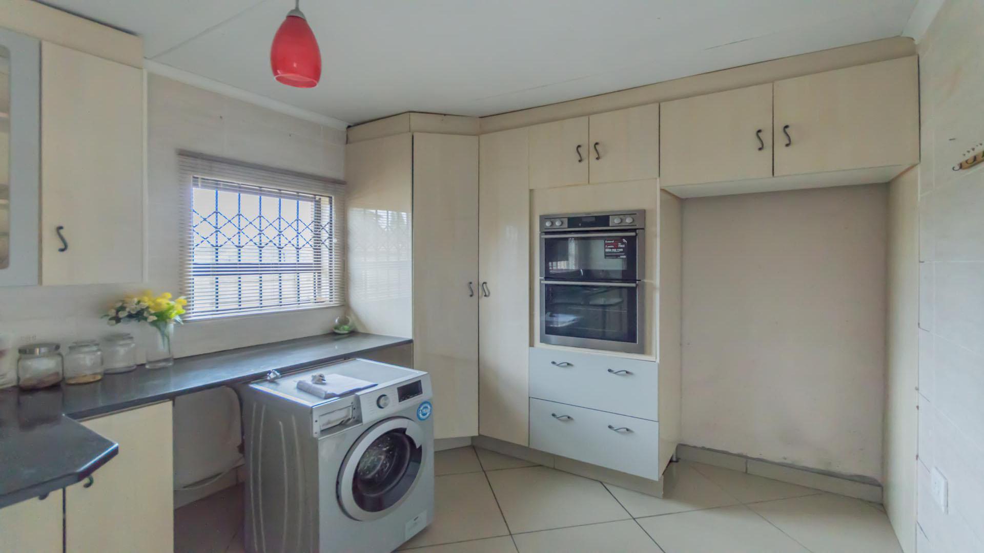 Kitchen of property in Dunnottar