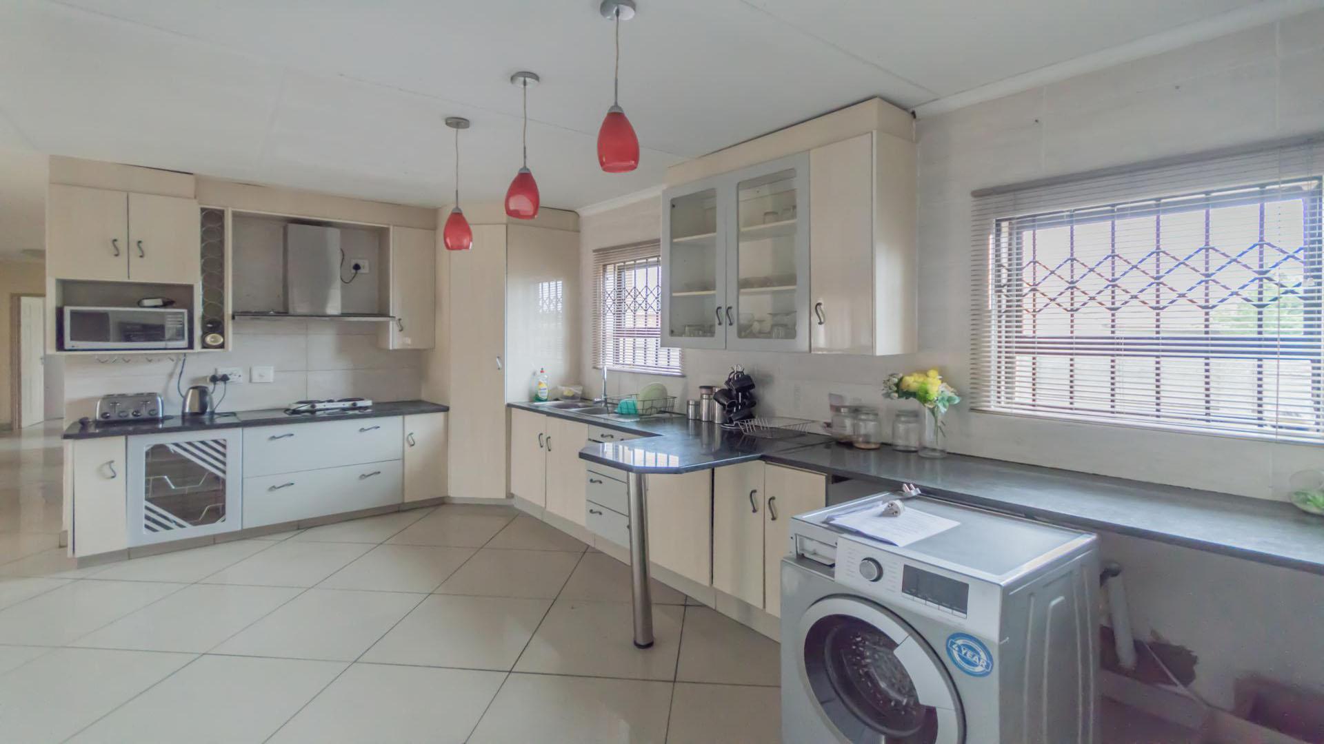 Kitchen of property in Dunnottar
