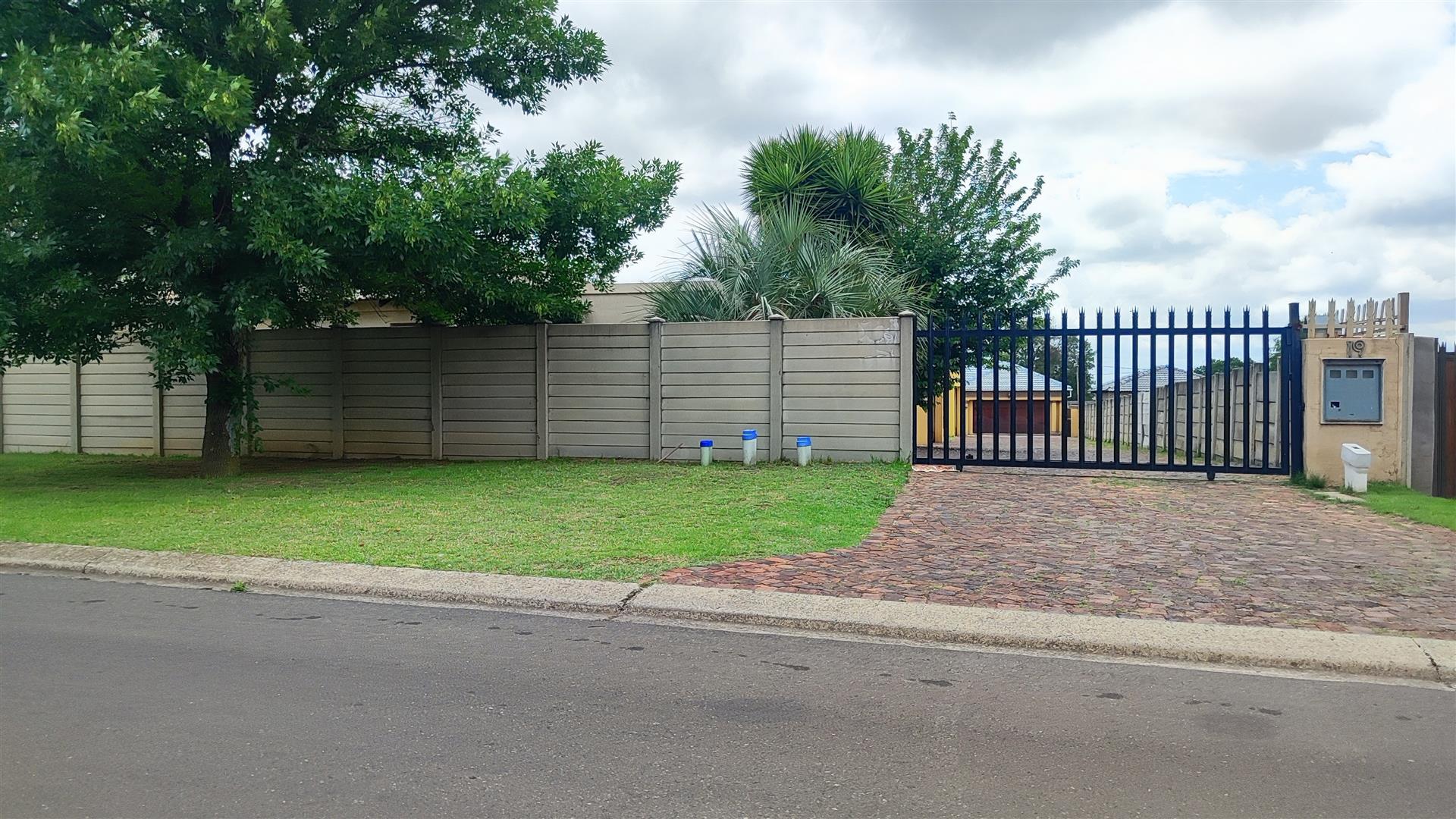 Front View of property in Dunnottar