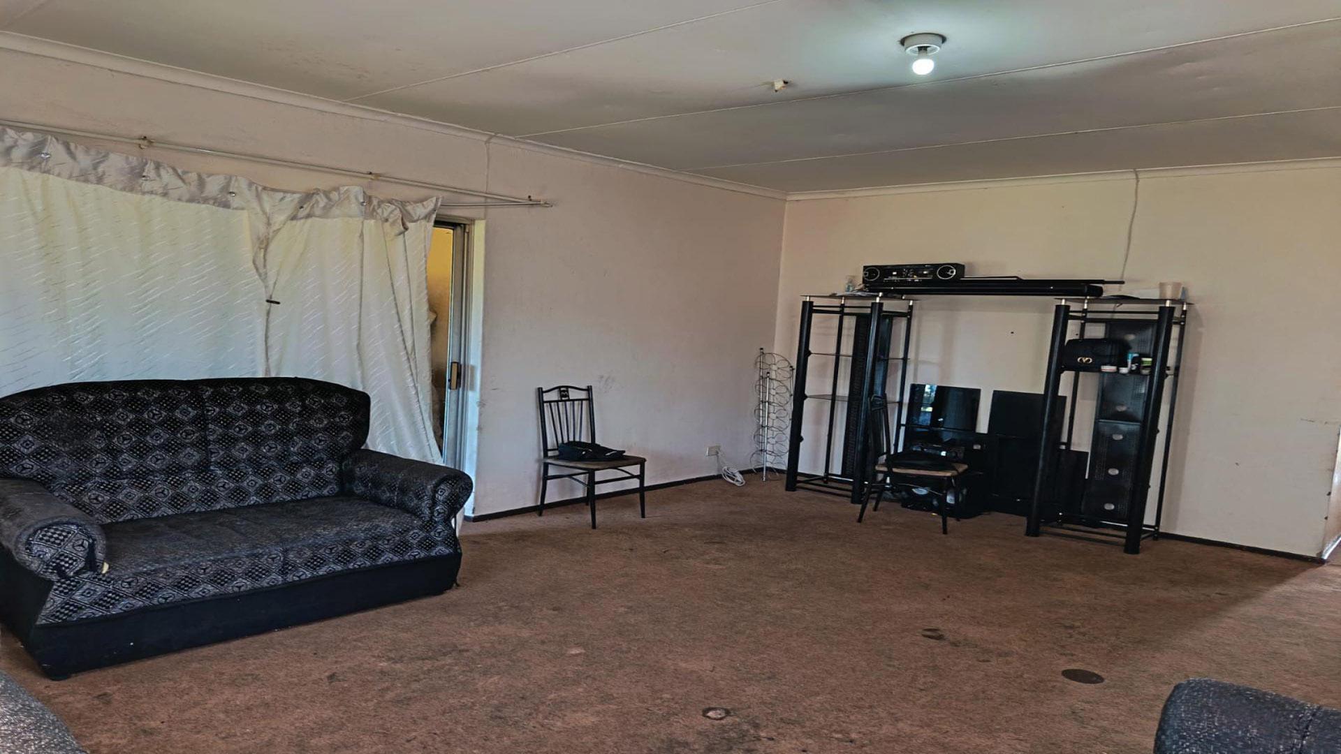 Lounges of property in Glenharvie