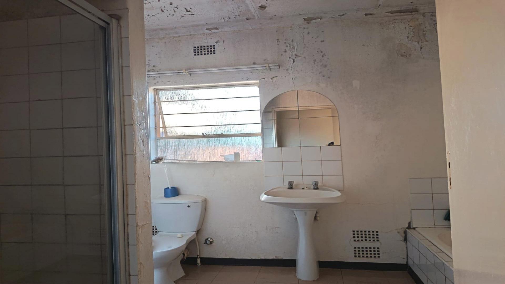 Bathroom 1 of property in Glenharvie