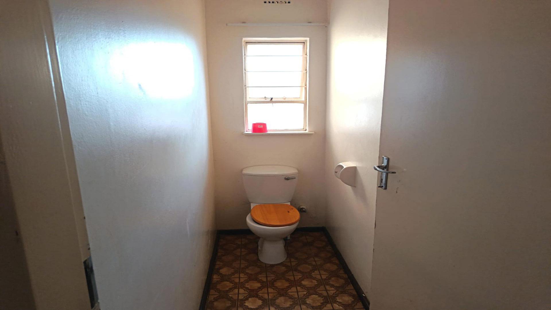 Bathroom 2 of property in Glenharvie