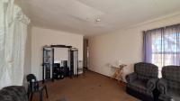 Lounges - 28 square meters of property in Glenharvie
