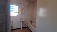 Bathroom 1 - 7 square meters of property in Glenharvie