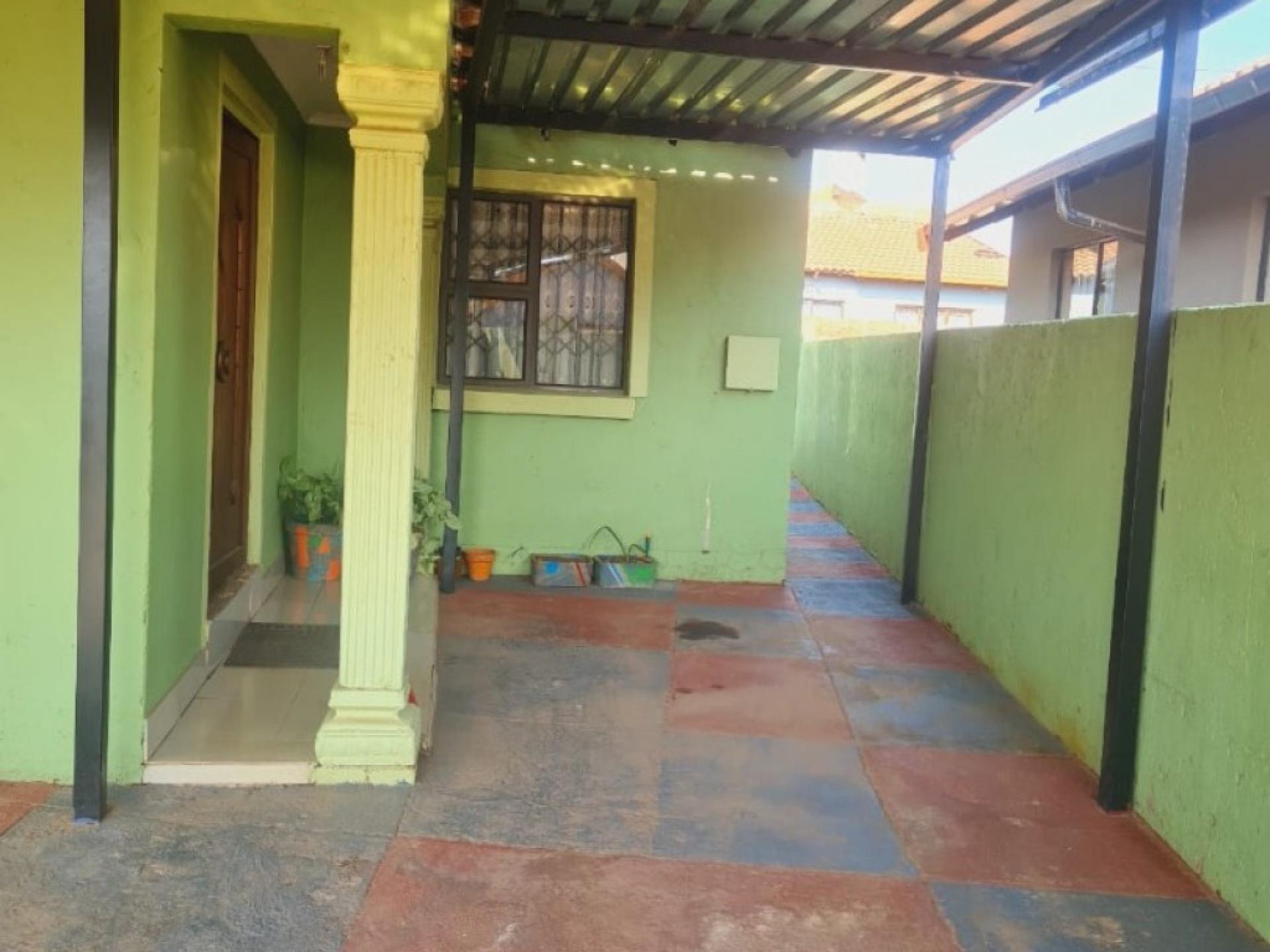  of property in Protea Glen