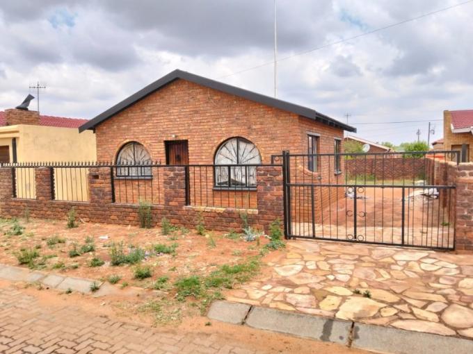 2 Bedroom House for Sale For Sale in Ratanda-JHB - MR697052