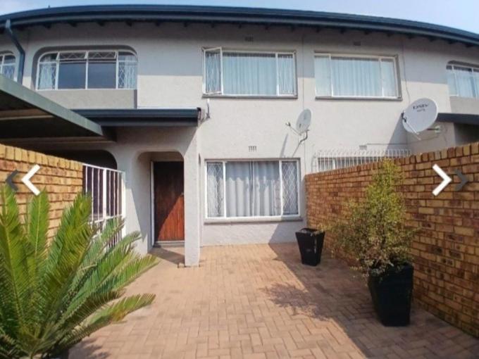 3 Bedroom Simplex for Sale For Sale in Beyers Park - MR697057
