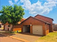  of property in Chantelle