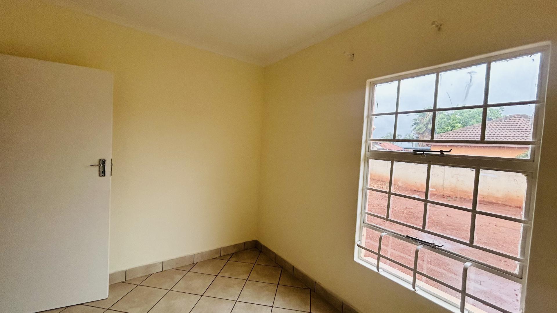 Bed Room 1 of property in The Orchards