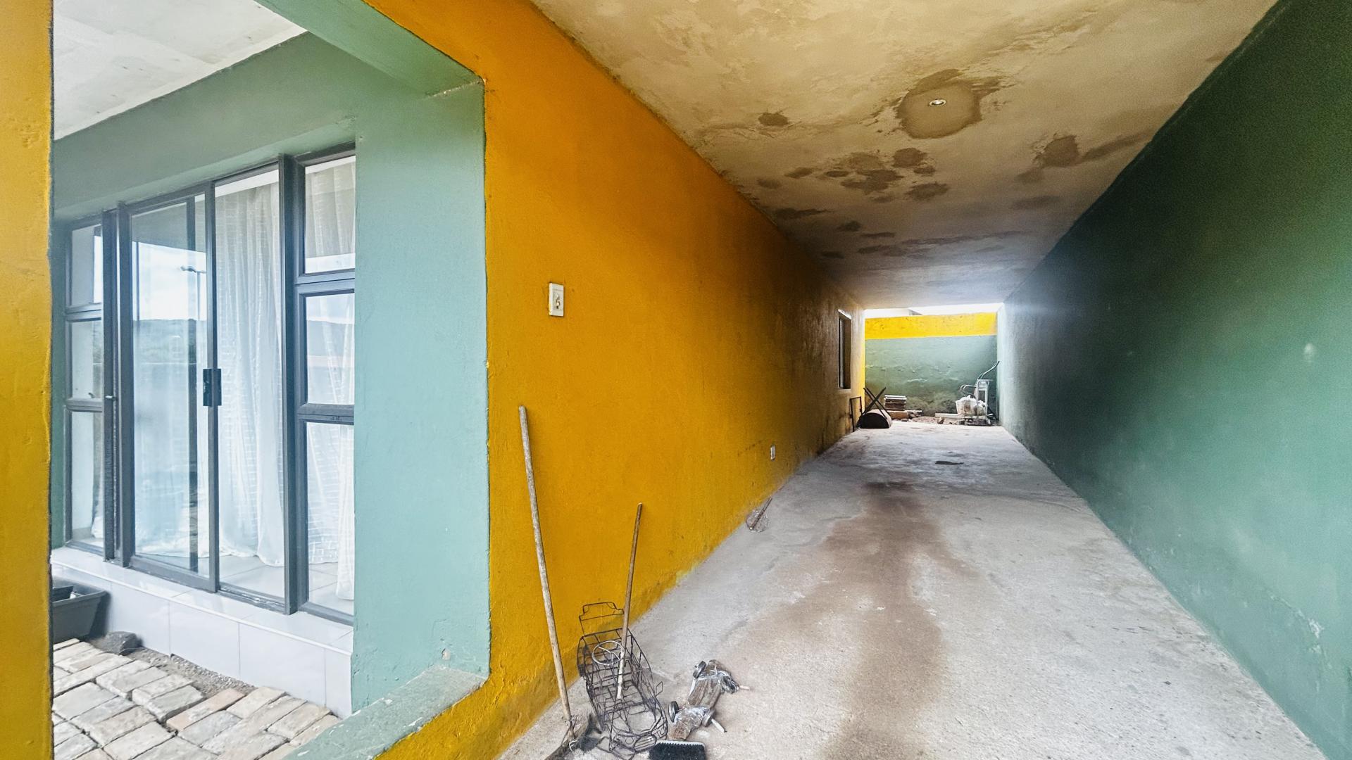 Spaces of property in Naturena