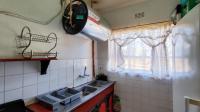 Kitchen - 9 square meters of property in Horison View
