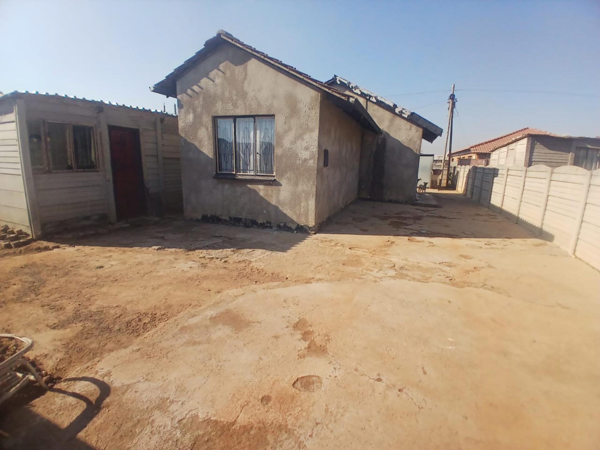  of property in Etwatwa