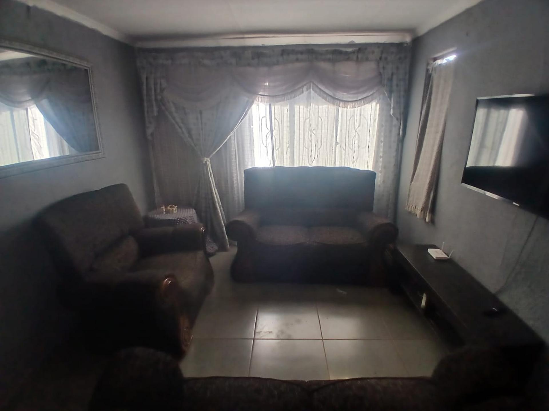  of property in Etwatwa