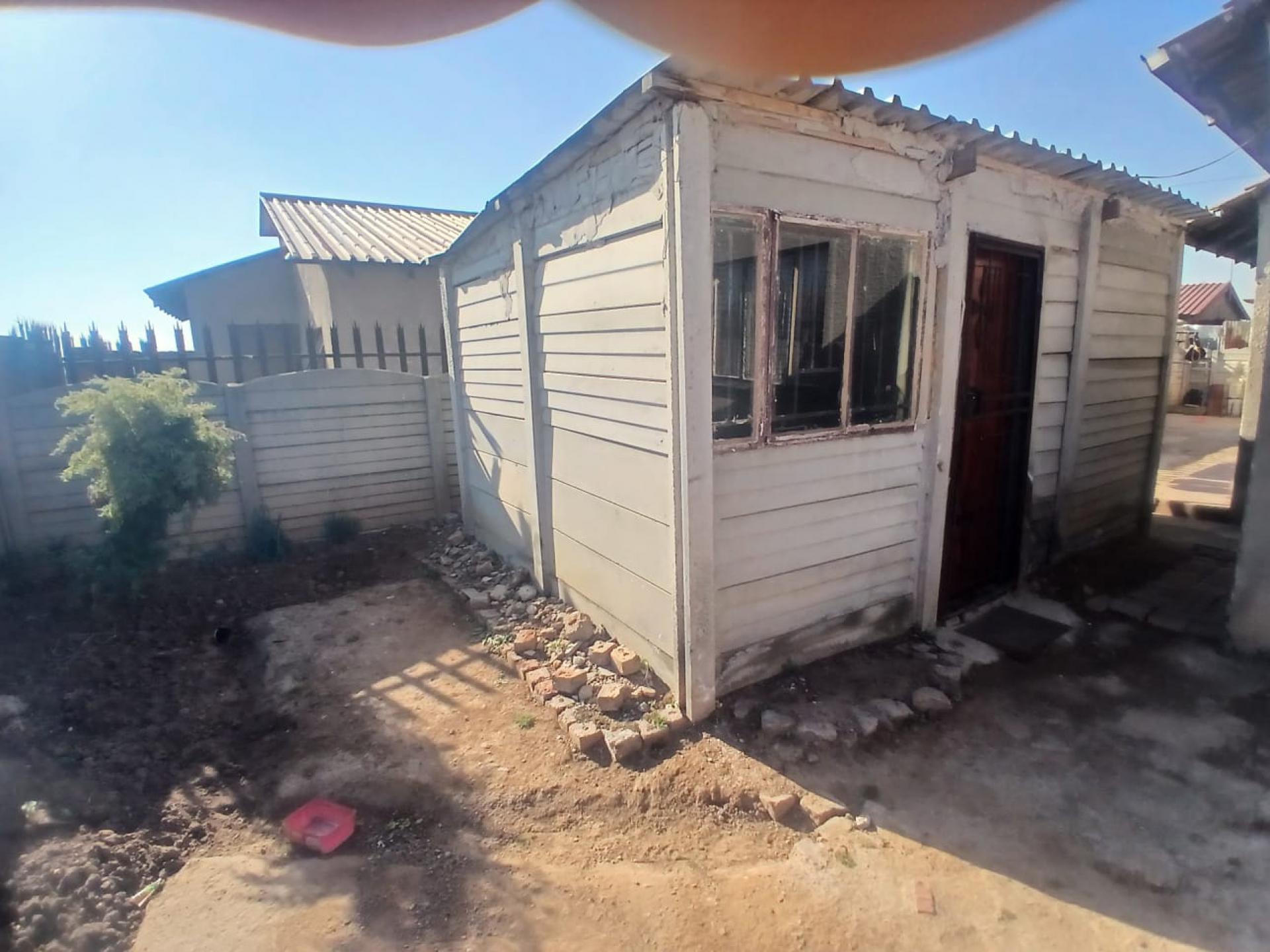  of property in Etwatwa