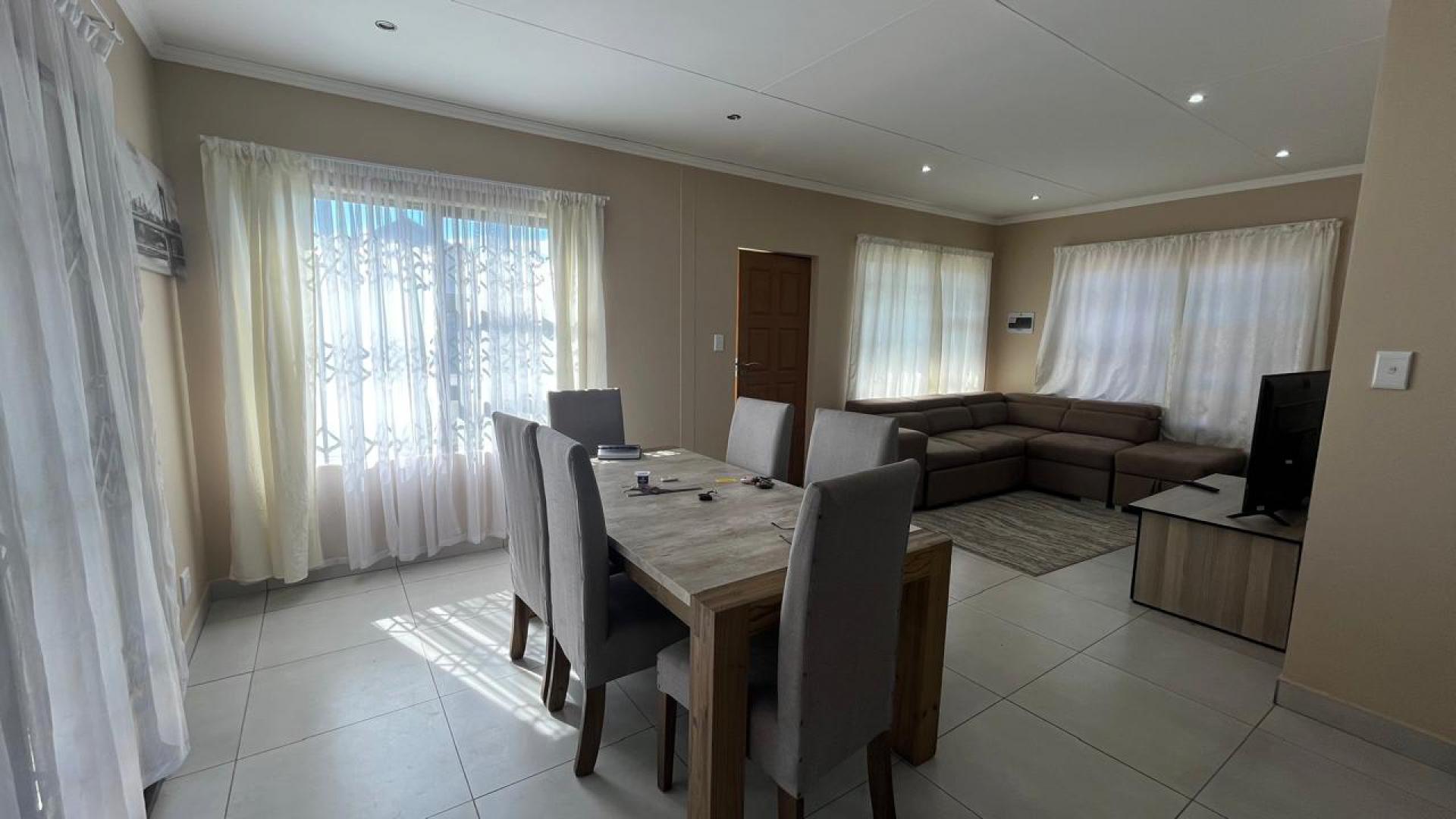 Dining Room of property in Heidedal