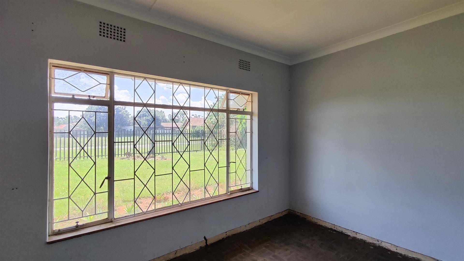 Bed Room 2 - 15 square meters of property in Three Rivers