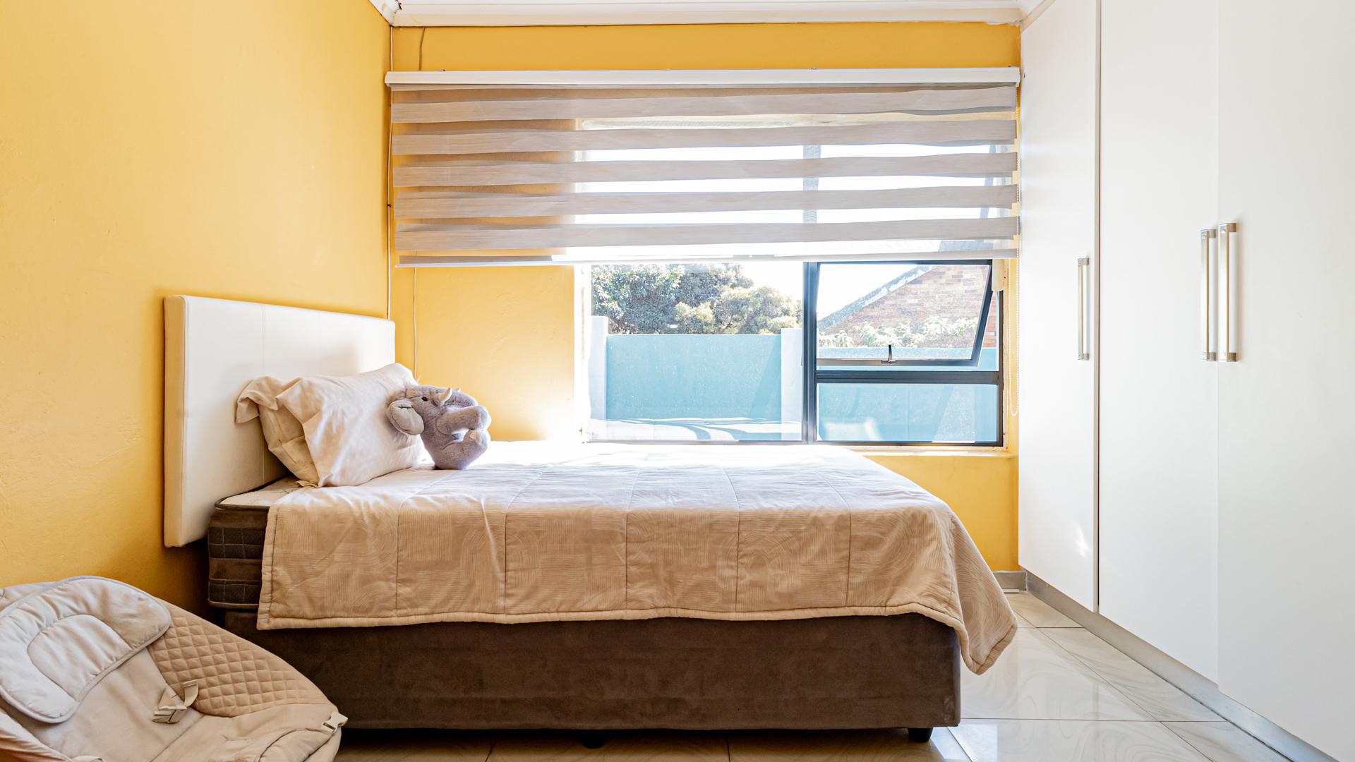 Bed Room 1 of property in Mindalore