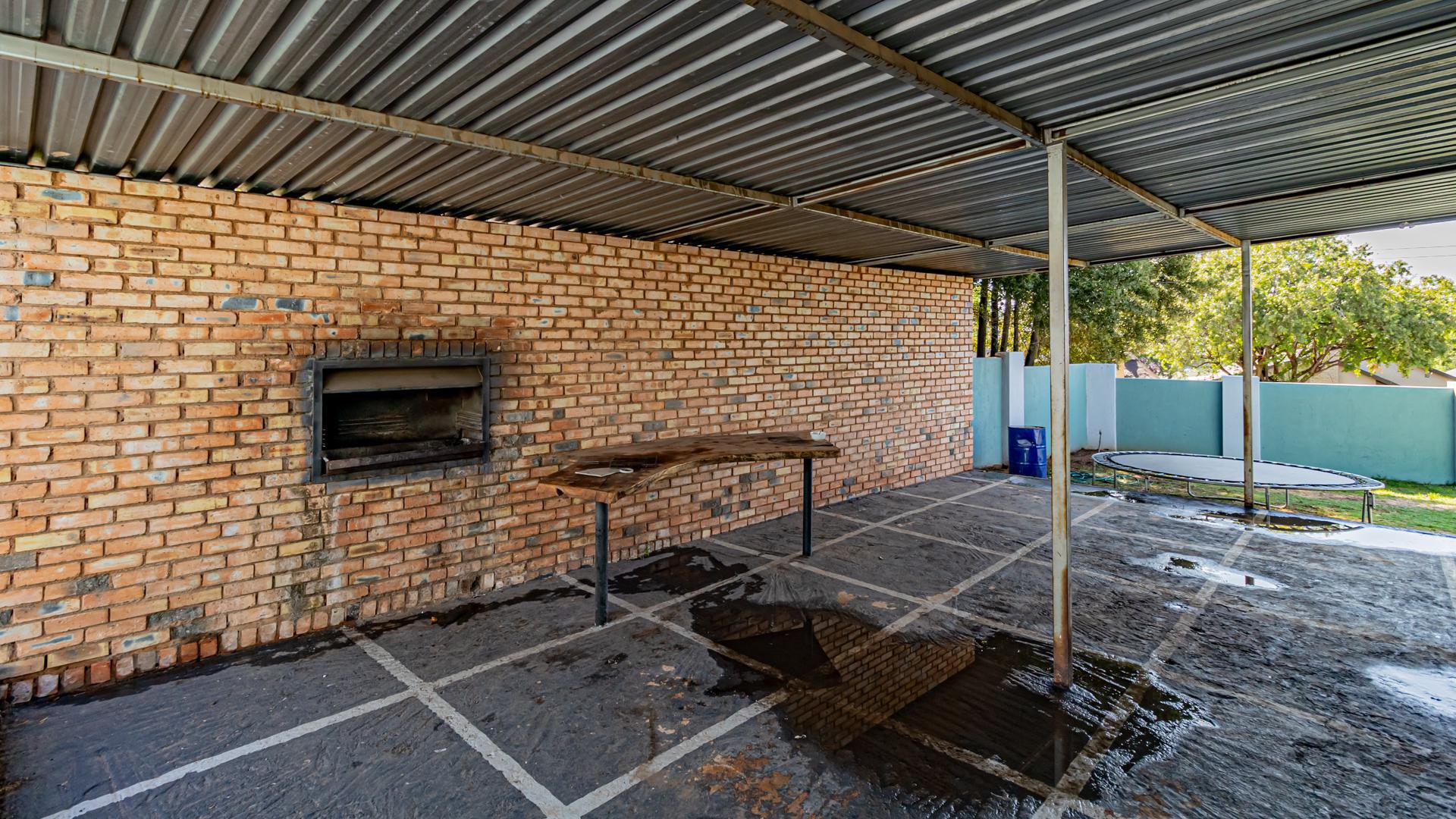 Carport  of property in Mindalore