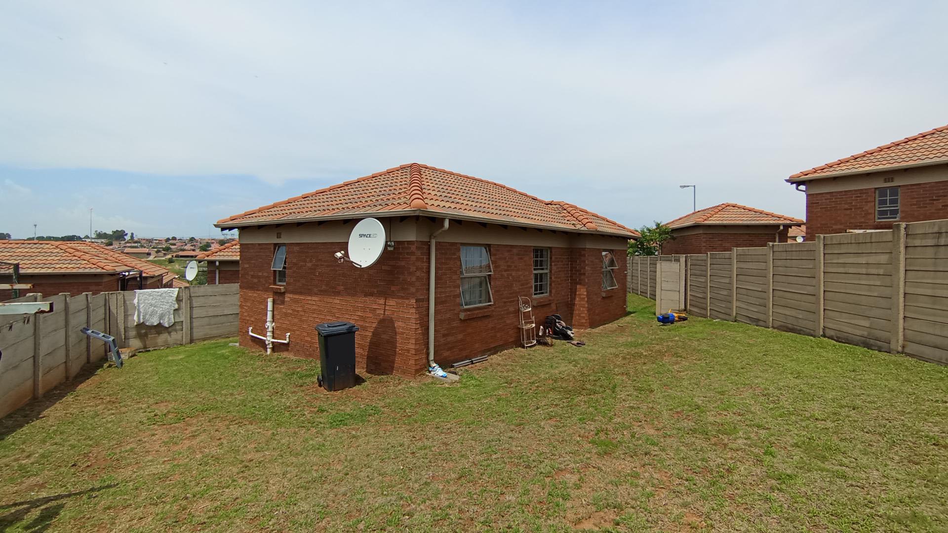 Backyard of property in Olievenhoutbos