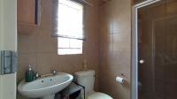 Main Bathroom - 5 square meters of property in Olievenhoutbos