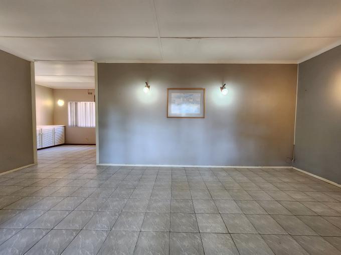 3 Bedroom House for Sale For Sale in Uvongo - MR697163