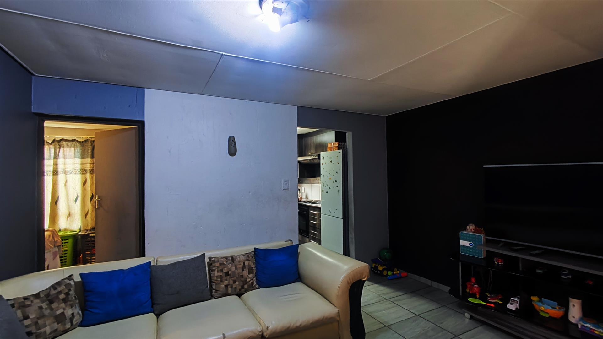 Lounges - 22 square meters of property in Cruywagenpark