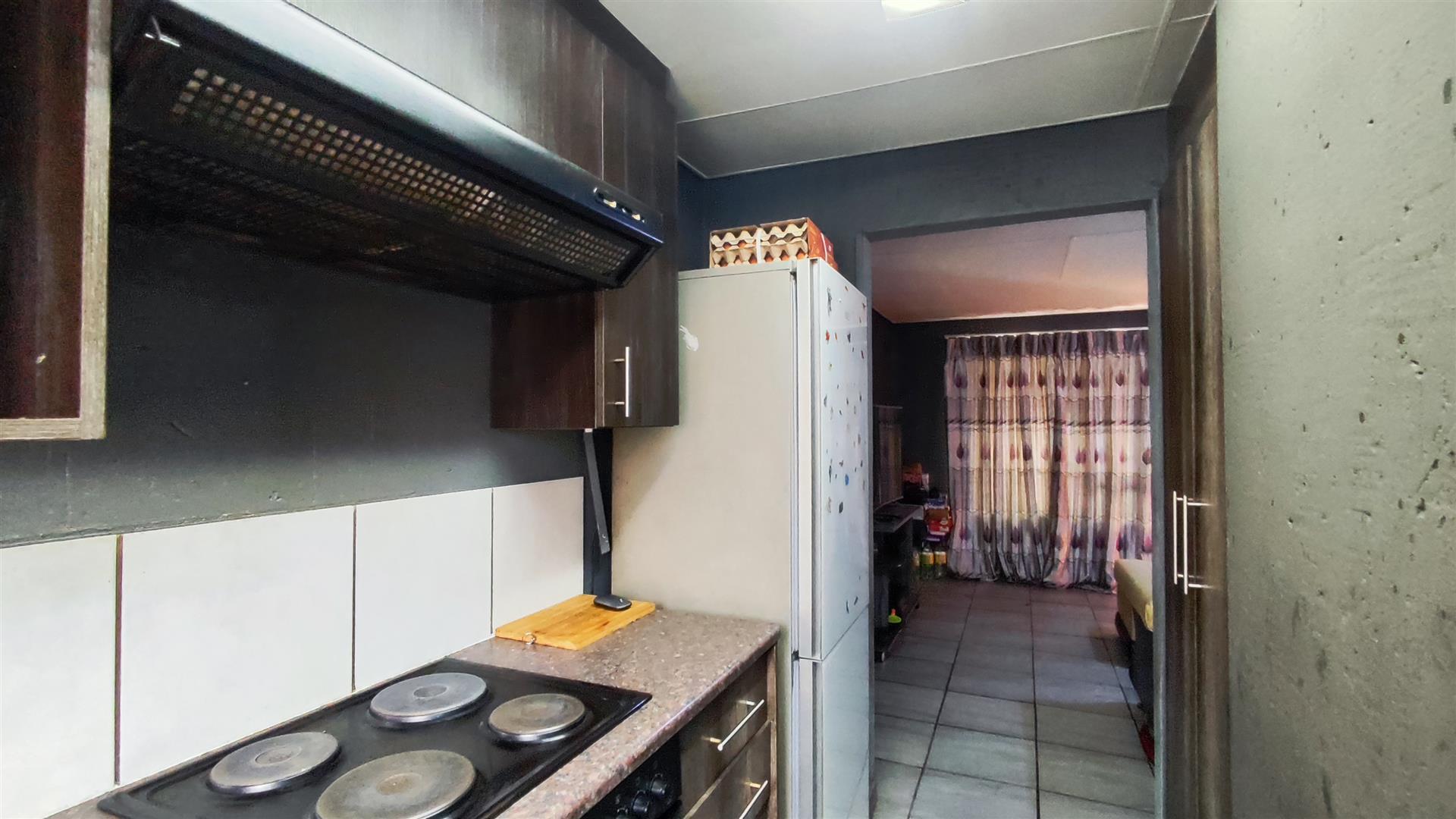 Kitchen - 7 square meters of property in Cruywagenpark