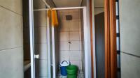 Bathroom 1 - 4 square meters of property in Cruywagenpark