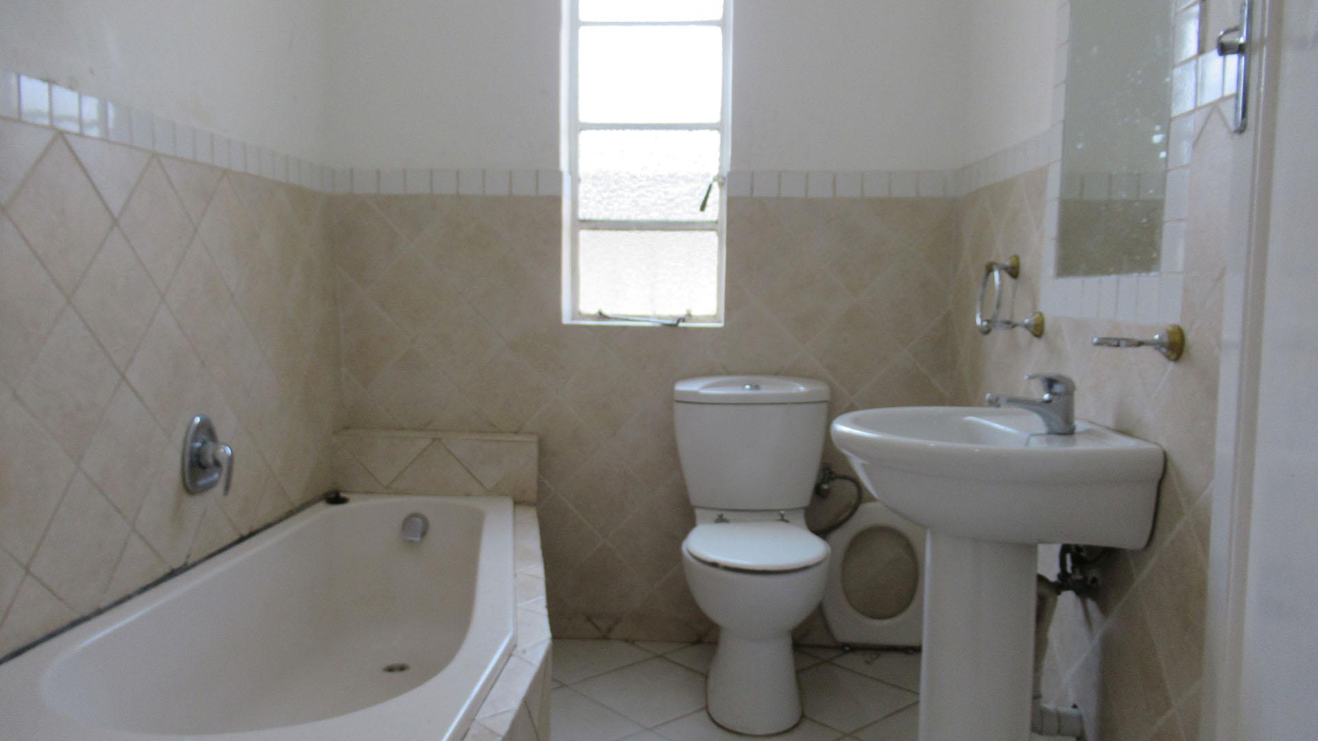 Bathroom 1 - 5 square meters of property in Gerdview