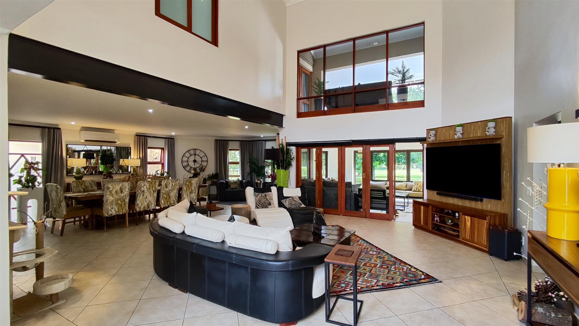 Lounges - 46 square meters of property in Vanderbijlpark