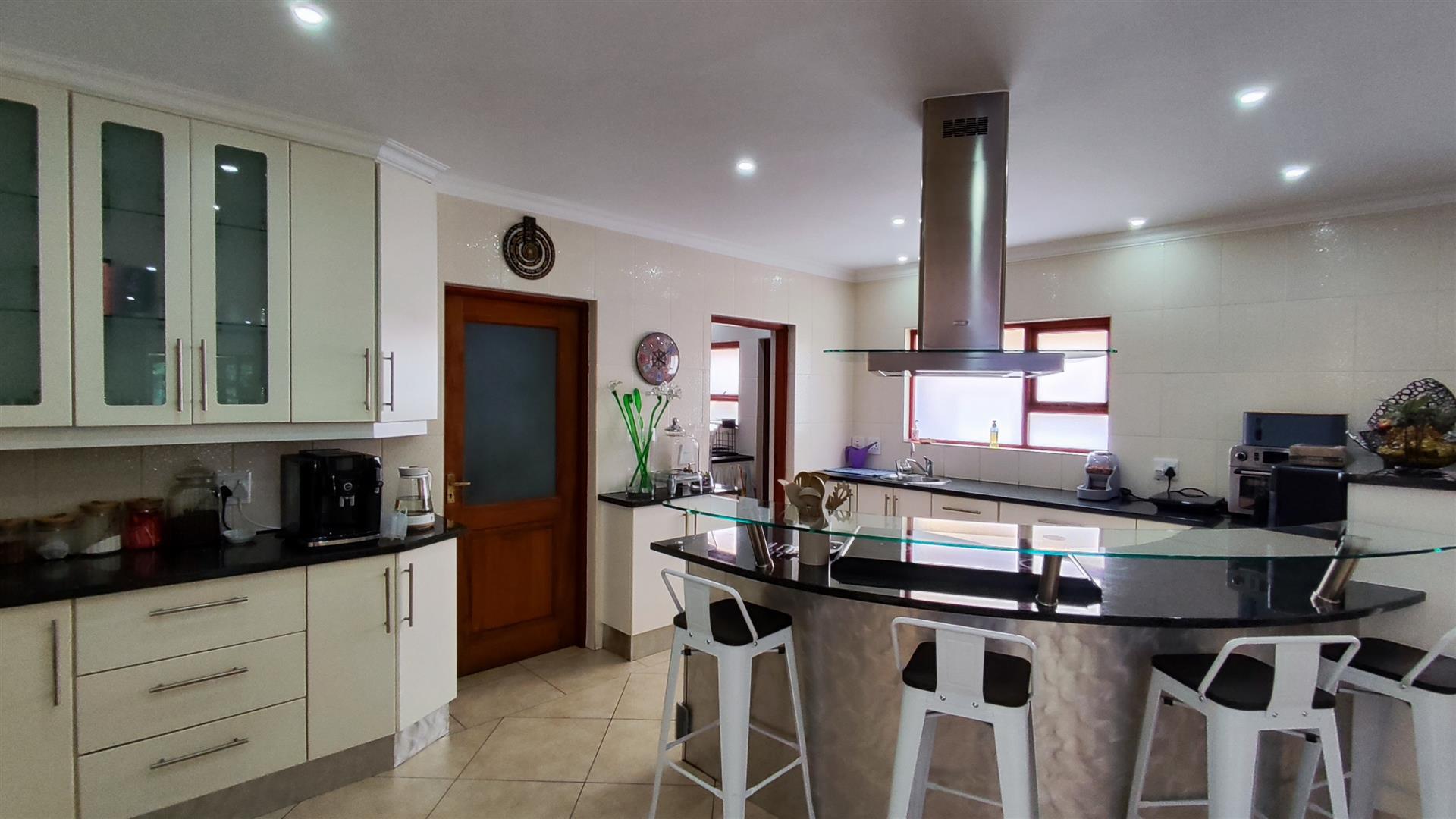 Kitchen - 19 square meters of property in Vanderbijlpark