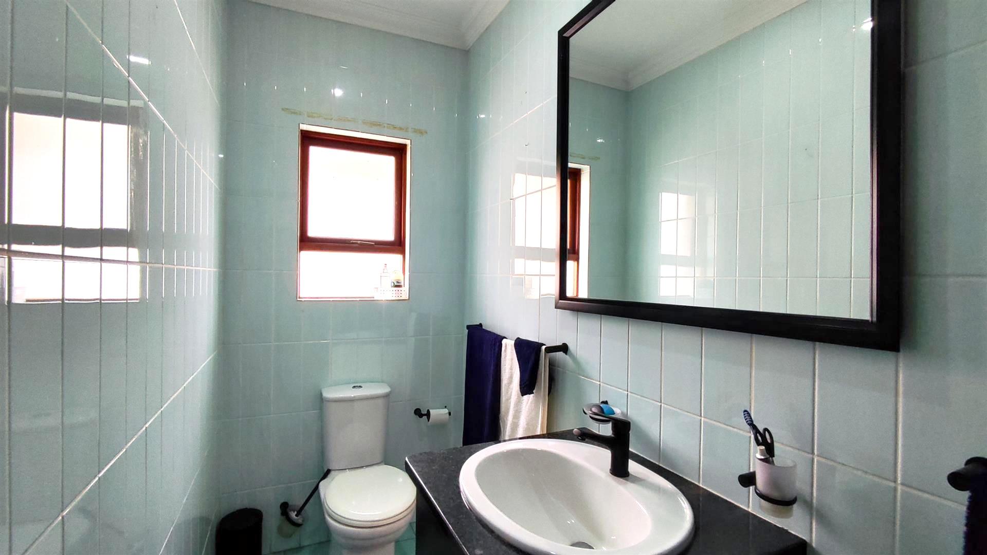 Bathroom 1 - 6 square meters of property in Vanderbijlpark