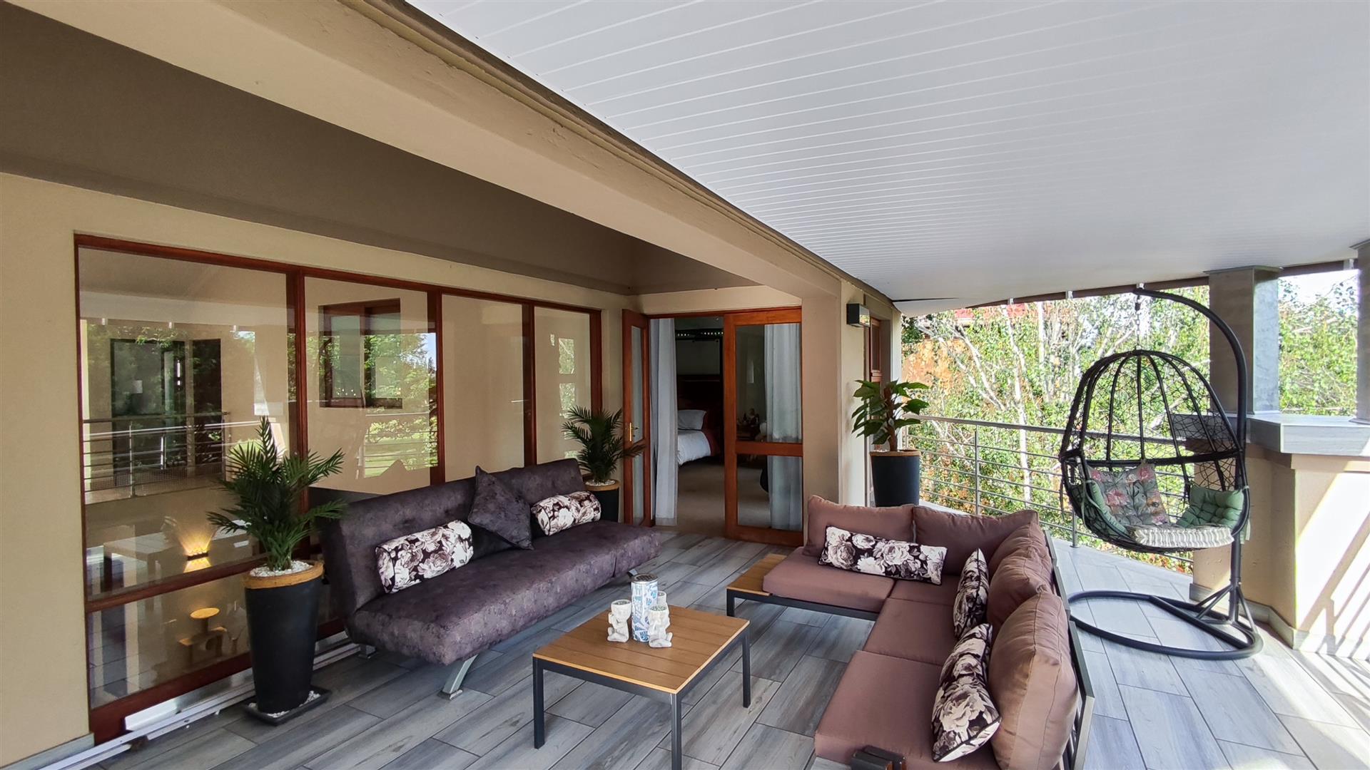 Balcony - 32 square meters of property in Vanderbijlpark