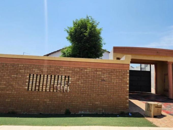 3 Bedroom House for Sale For Sale in Noordgesig - MR697196