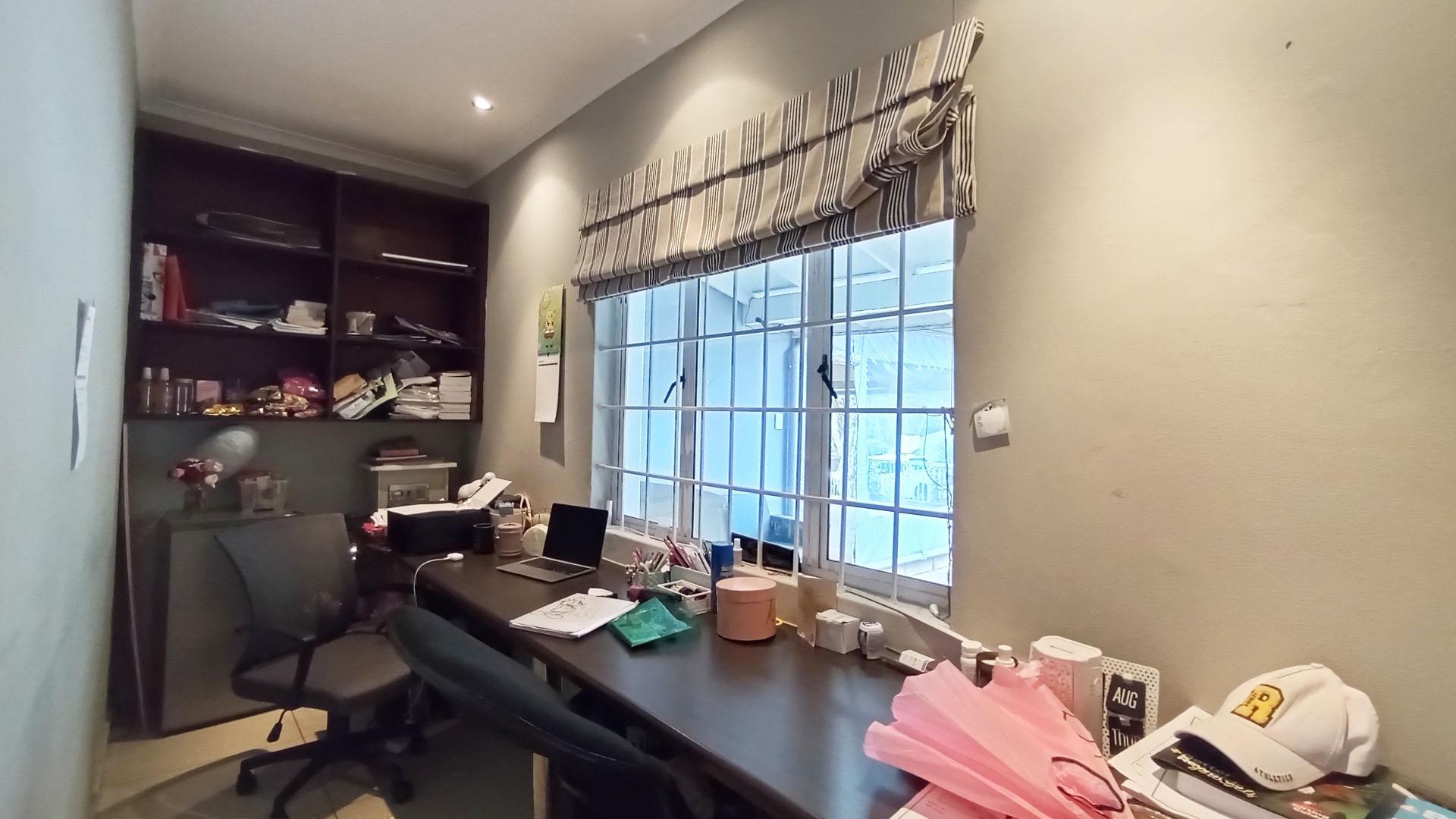 Study - 7 square meters of property in Ronaldskloof Ext