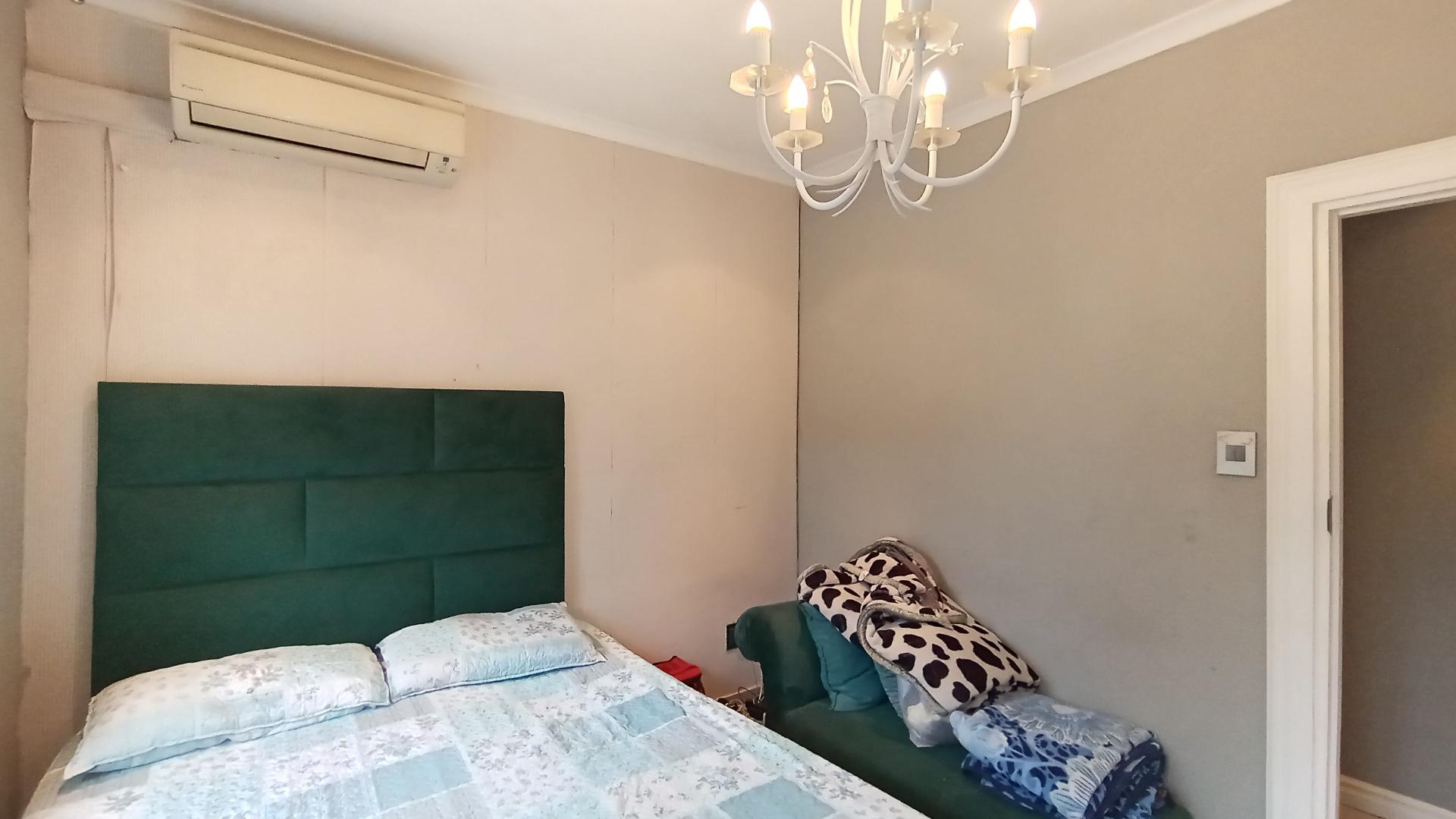Bed Room 2 - 11 square meters of property in Ronaldskloof Ext