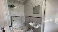 Bathroom 3+ of property in Ronaldskloof Ext