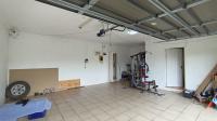 Garage - 44 square meters of property in Ronaldskloof Ext